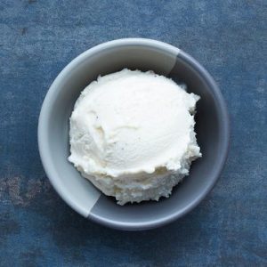 scoop-of-vanilla-gelado-nandos