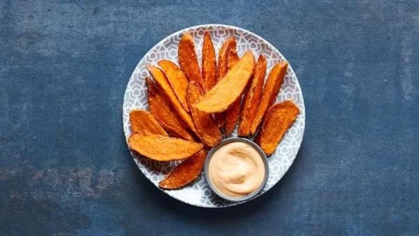 sweet-potato-wedges-with-garlic-pe-rinaise